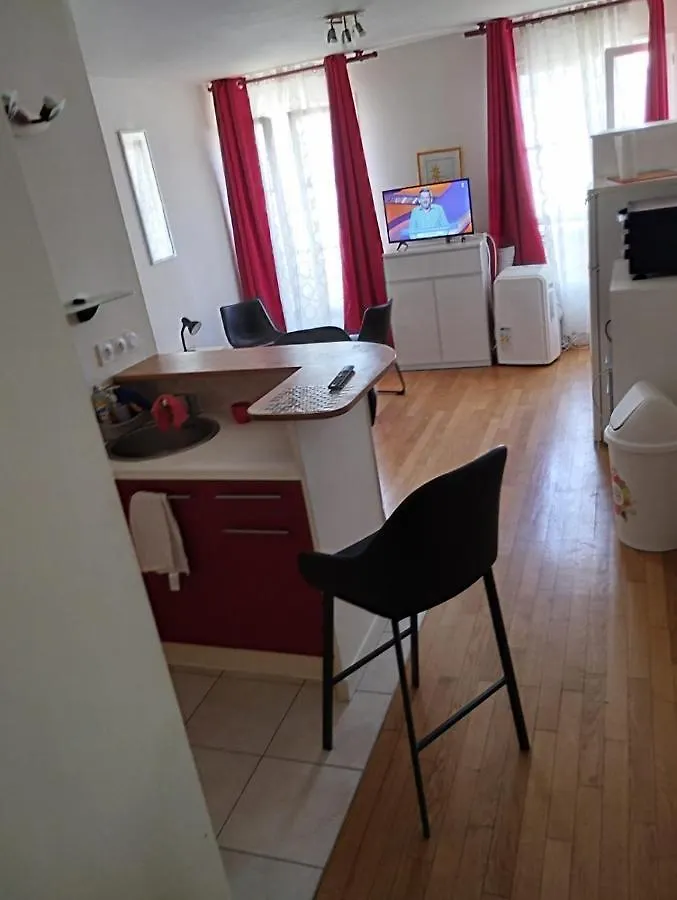 Studio Calme Et Eclaire Proche De Nation A Apartamento Paris