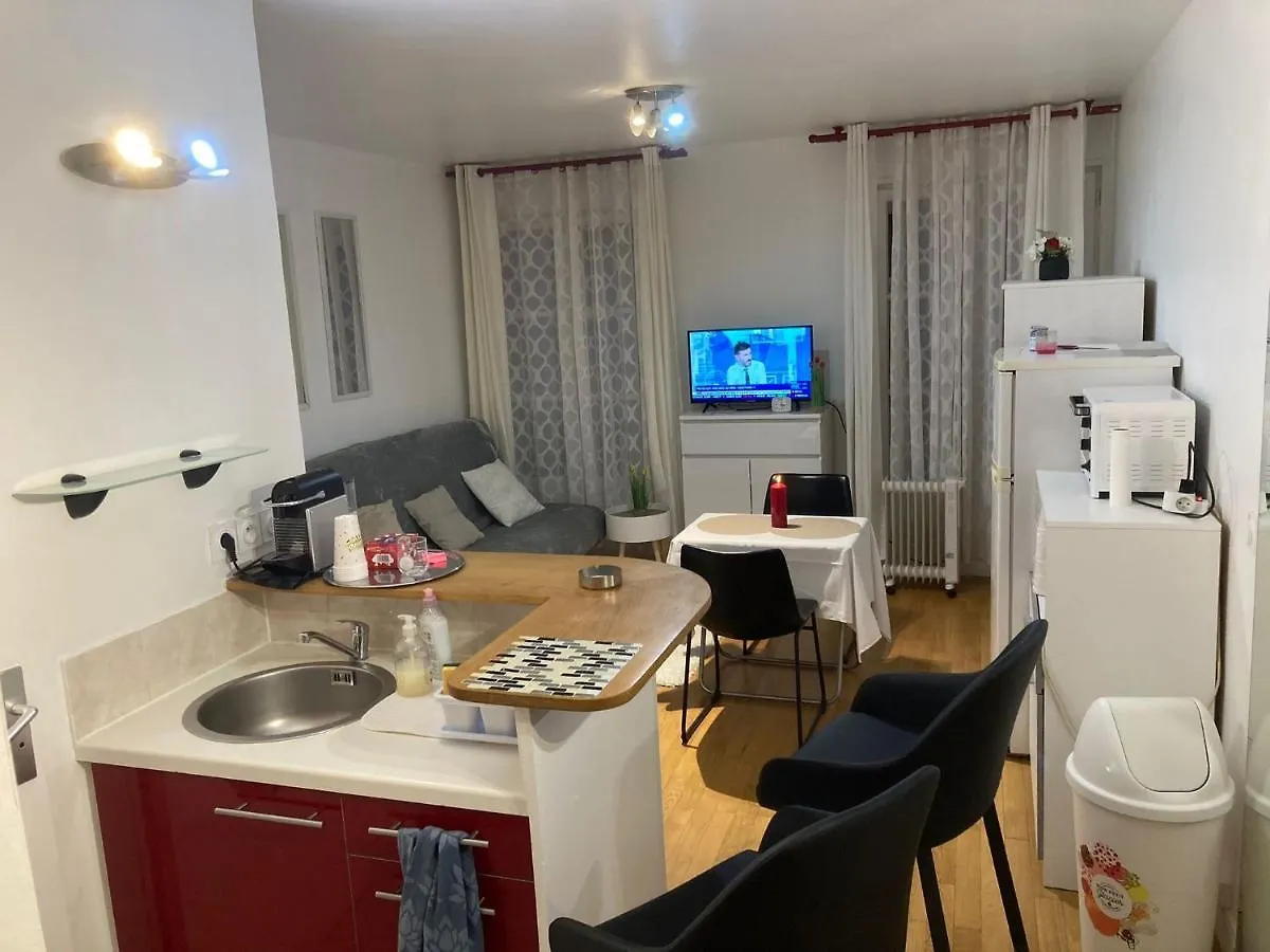 Studio Calme Et Eclaire Proche De Nation A Apartamento Paris 0*,